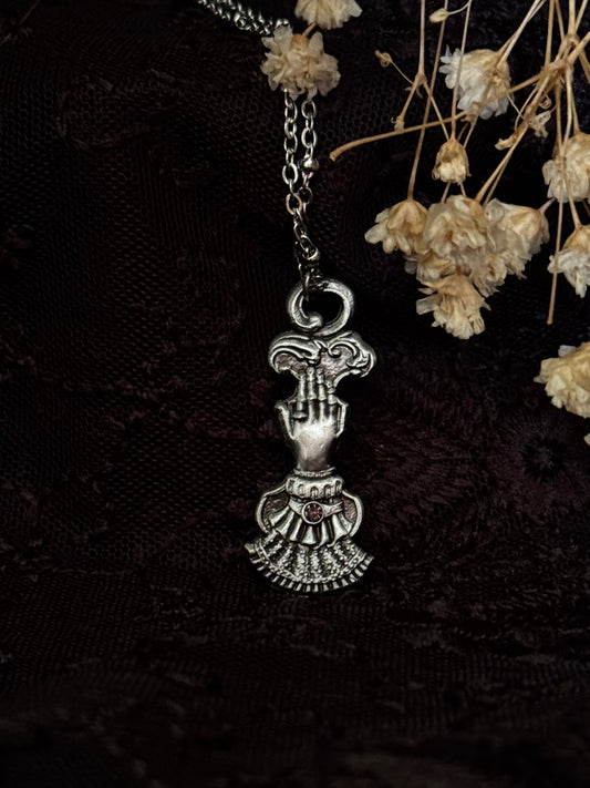 The Medium necklace by Seance