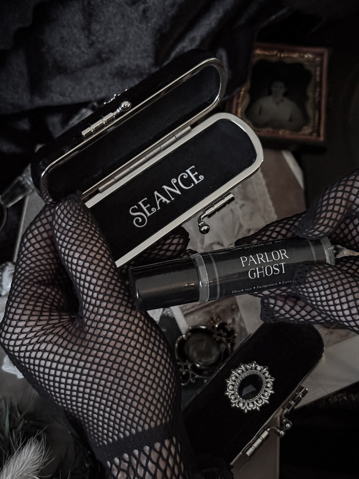The Mourning Compact - perfume carry case by Seance