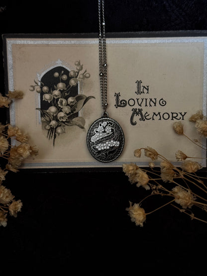 In Memoriam necklace by Seance