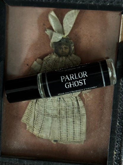Parlor Ghost (bergamot, black tea, lavender) by Seance
