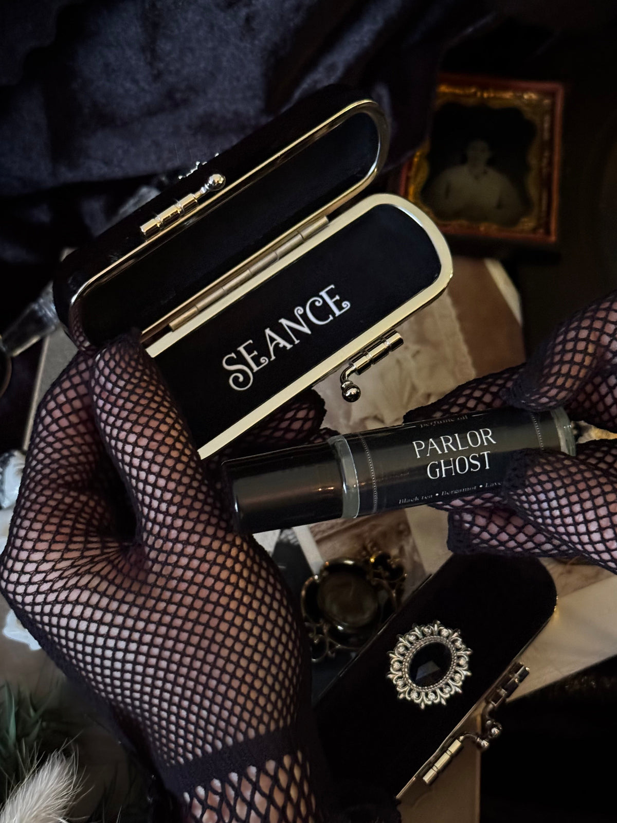 The Mourning Compact - perfume carry case by Seance