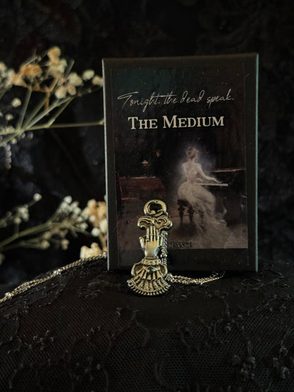 The Medium necklace by Seance