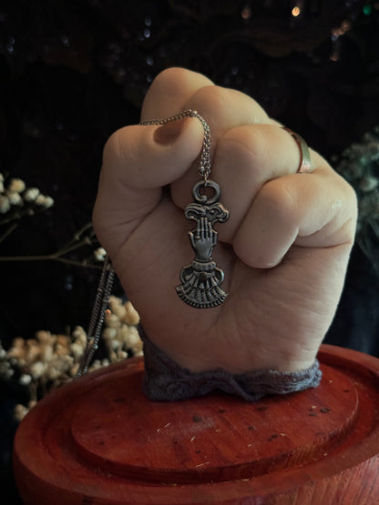 The Medium necklace by Seance