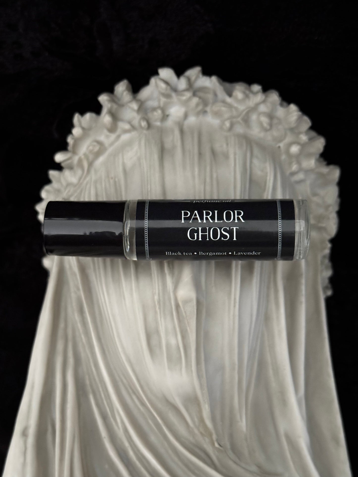 Parlor Ghost (bergamot, black tea, lavender) by Seance