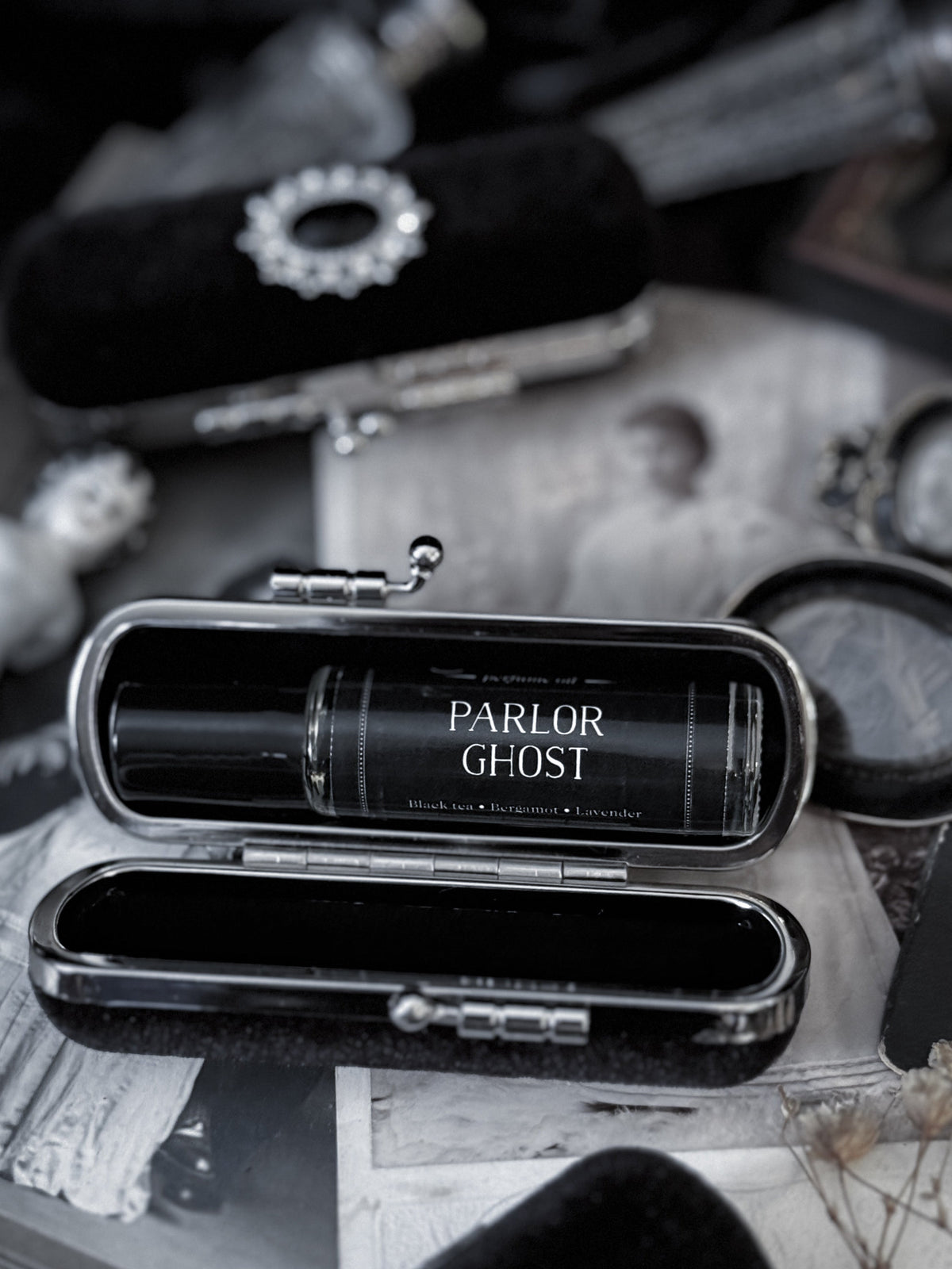 The Mourning Compact - perfume carry case by Seance