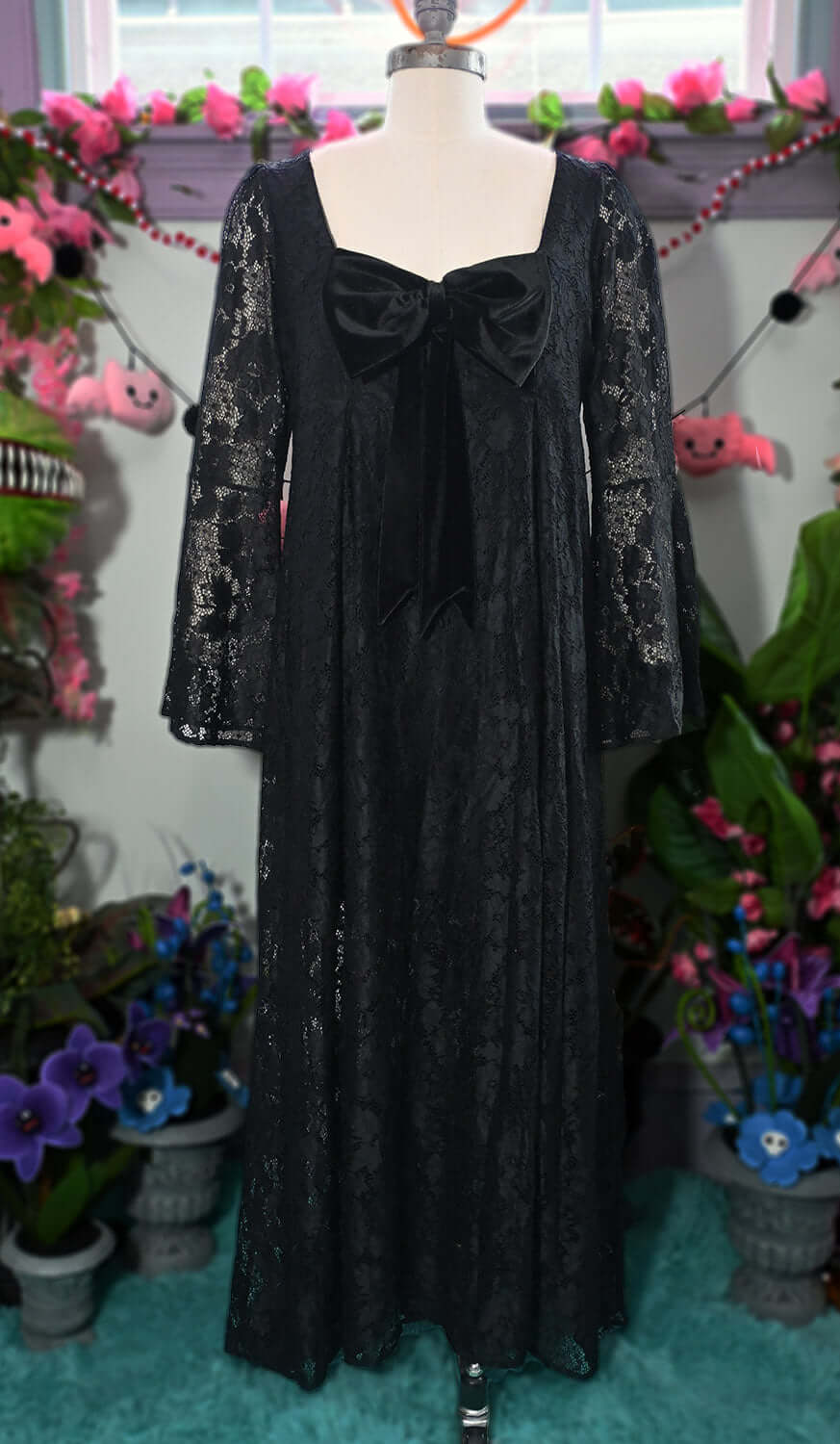 Priscilla 60's Bell Sleeve Lace Maxi Dress in Black, S Priscilla 60's Bell Sleeve Lace Maxi Dress in Black, S