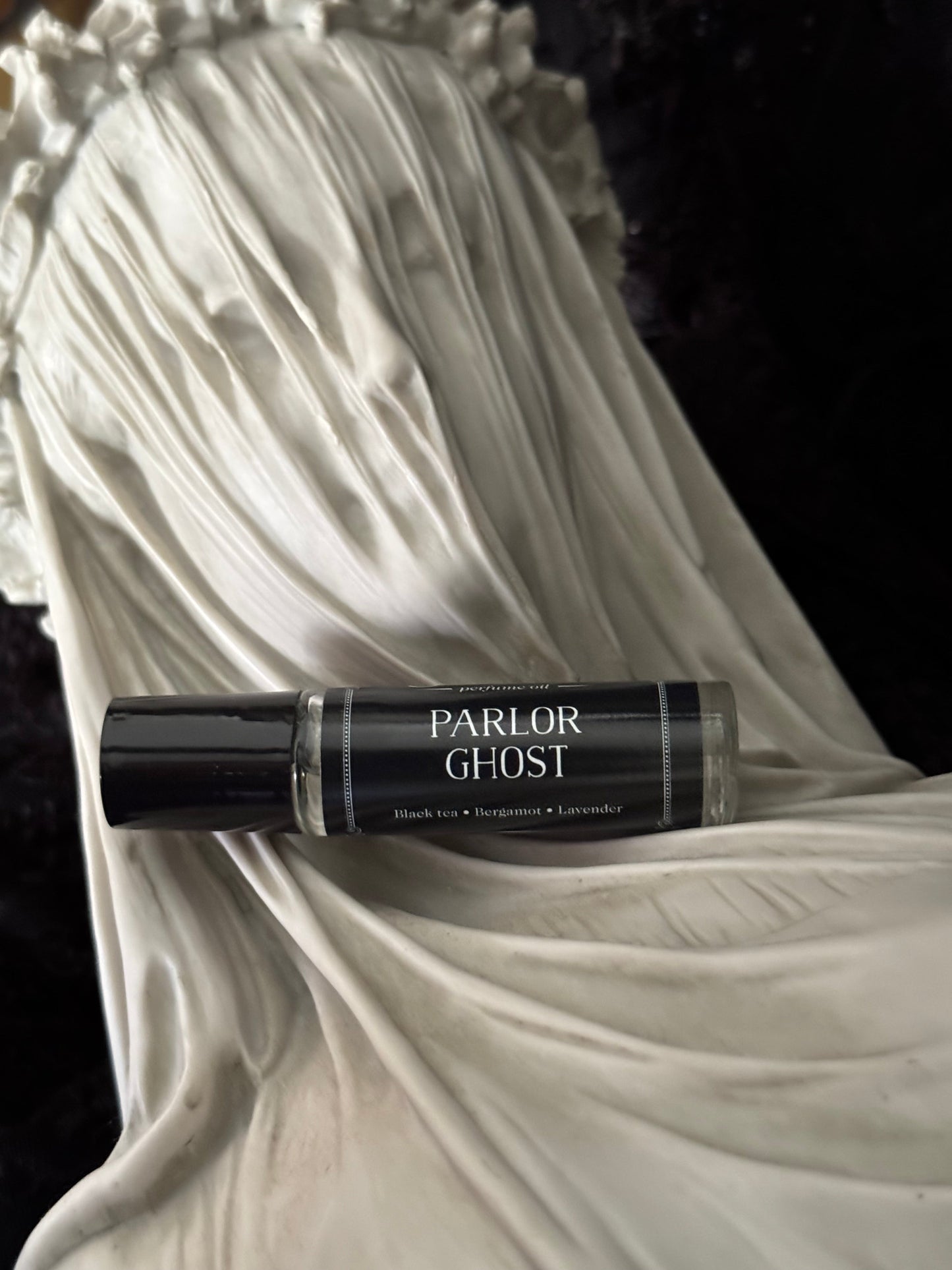 Parlor Ghost (bergamot, black tea, lavender) by Seance