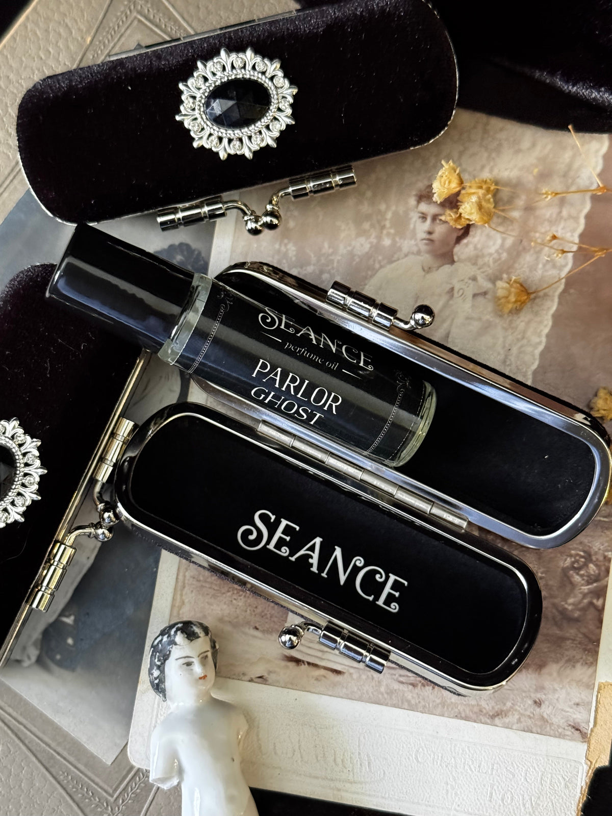 The Mourning Compact - perfume carry case by Seance