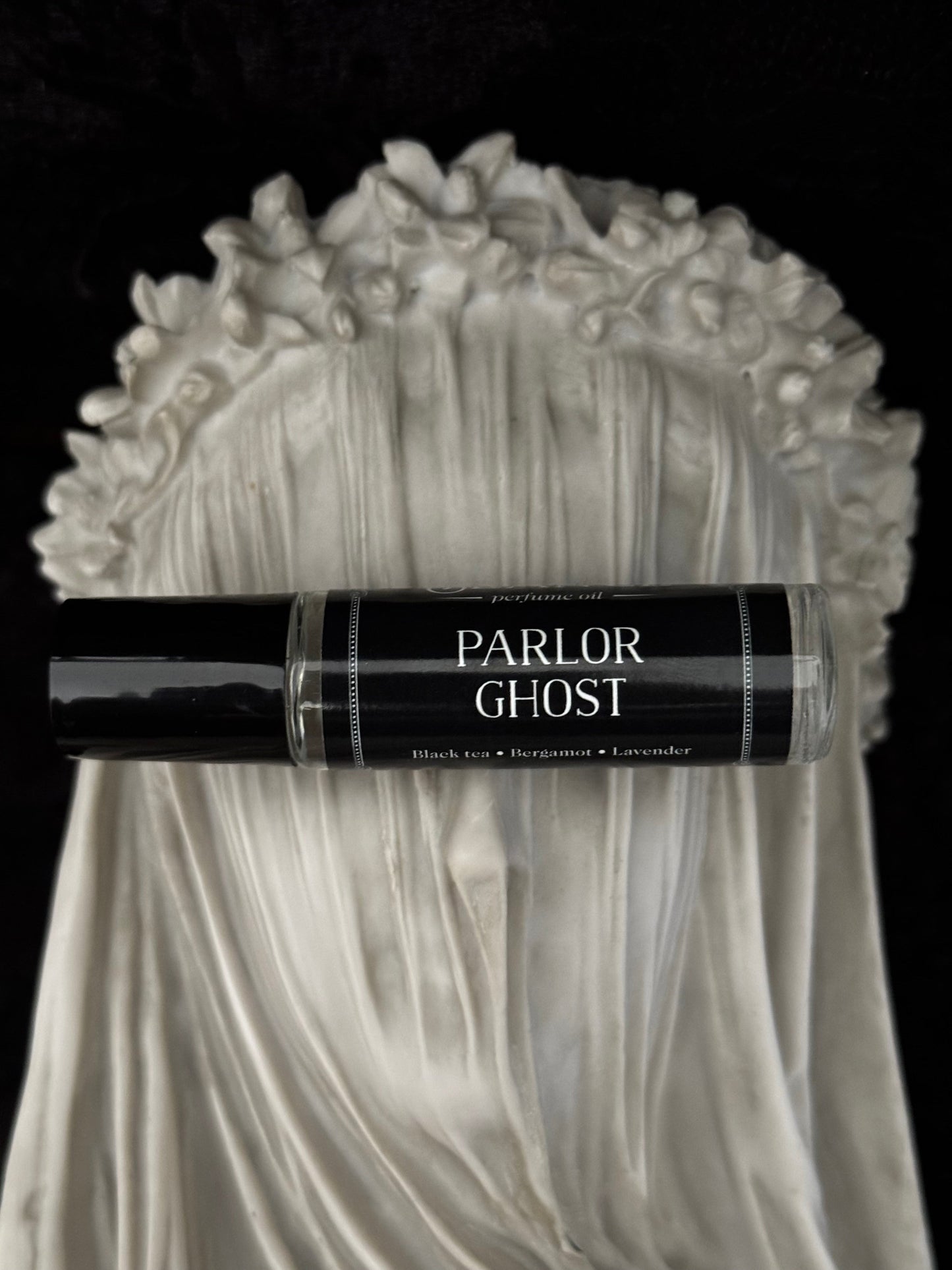 Parlor Ghost (bergamot, black tea, lavender) by Seance