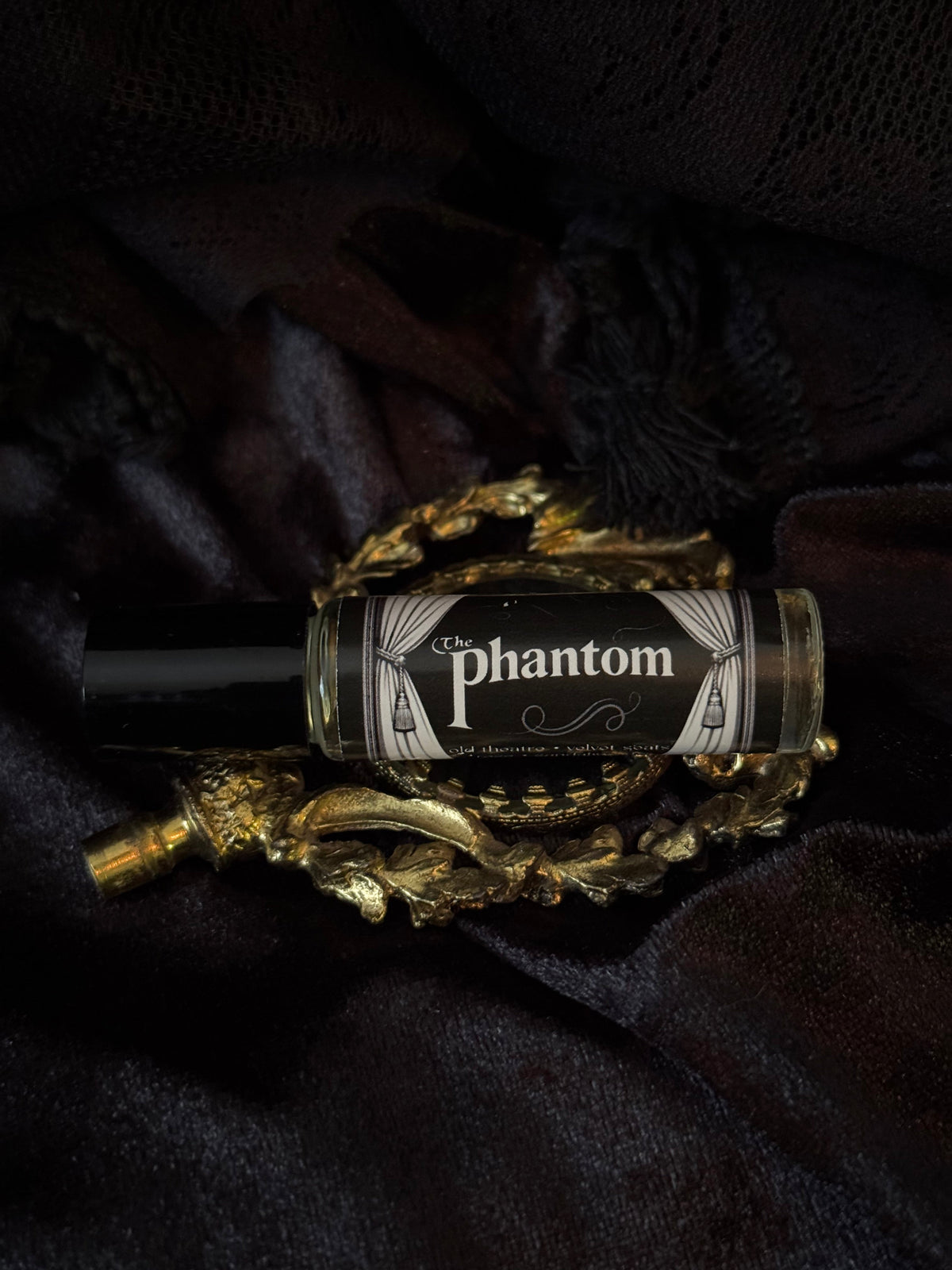 The Phantom- (rose, sandalwood, bourbon, velvet seats) by Seance