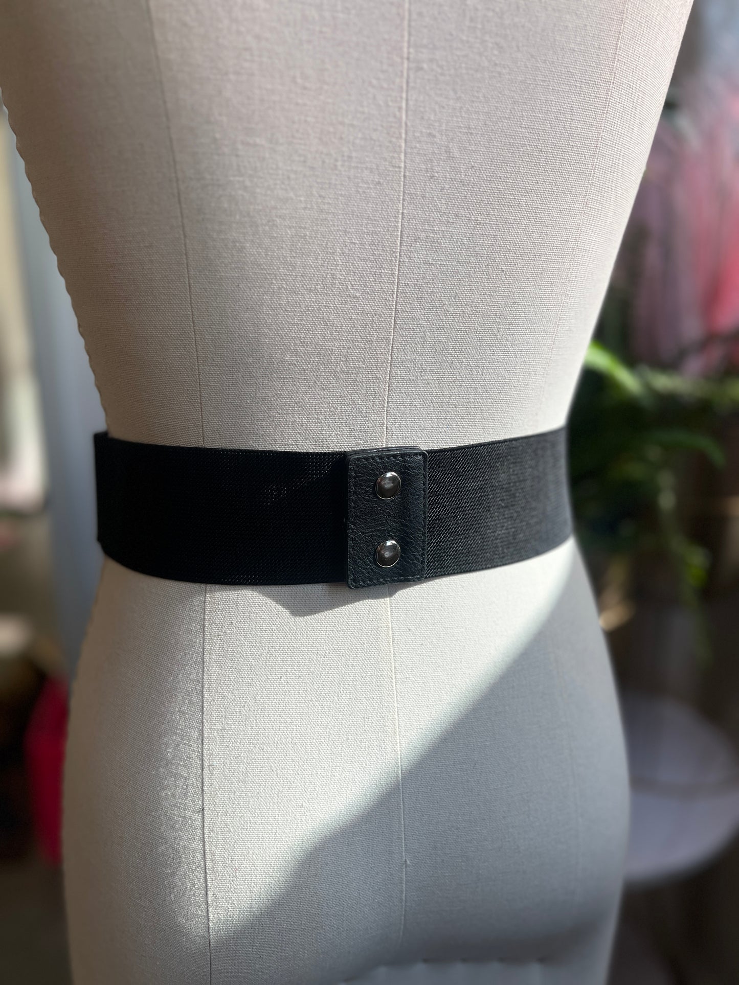 Silver Filigree Triple Chain Elastic Belt with Oversized Buckle Detail