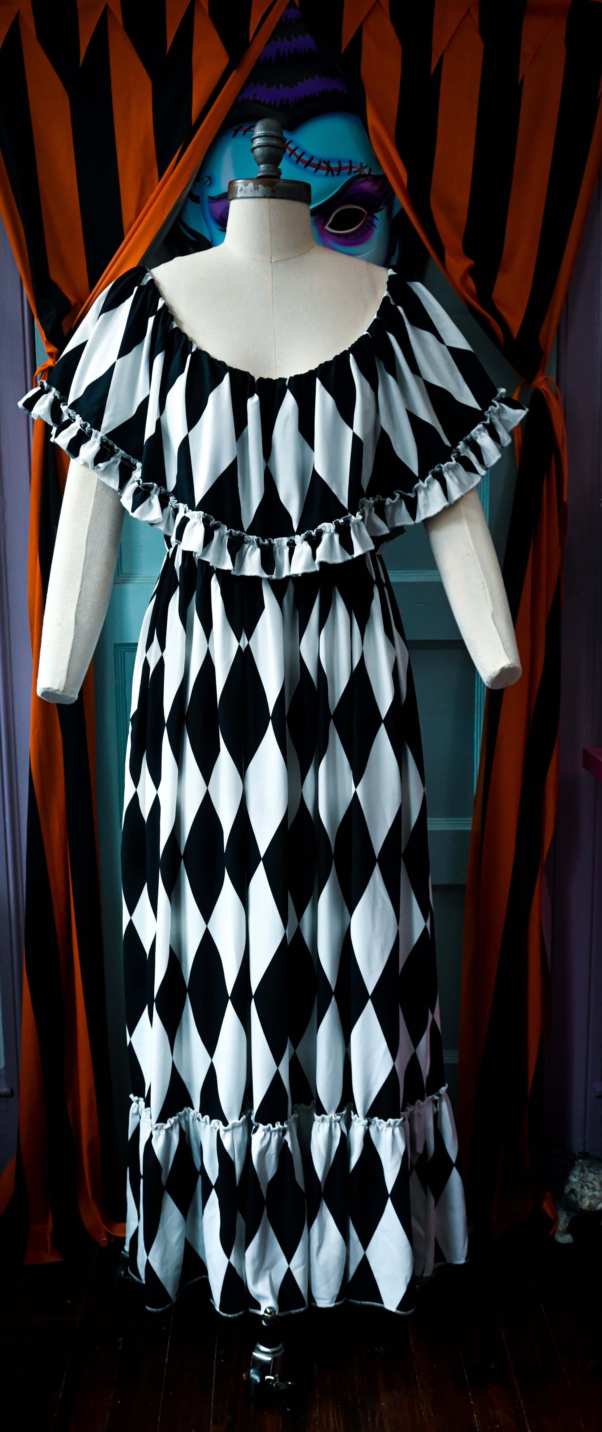Maxi Villanelle Print Dress in Harlequin