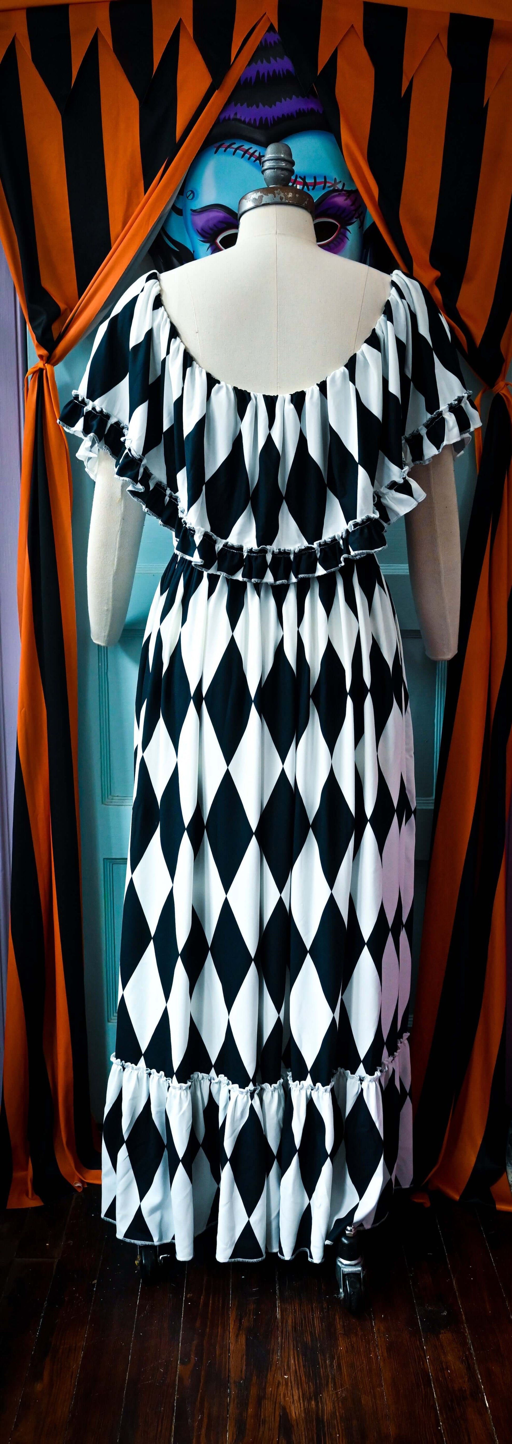 Villanelle Dress Print in Maxi Harlequin