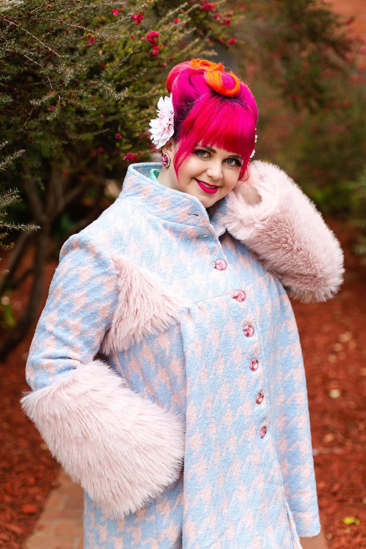Marie Swing Coat in pink/blue Houndstooth